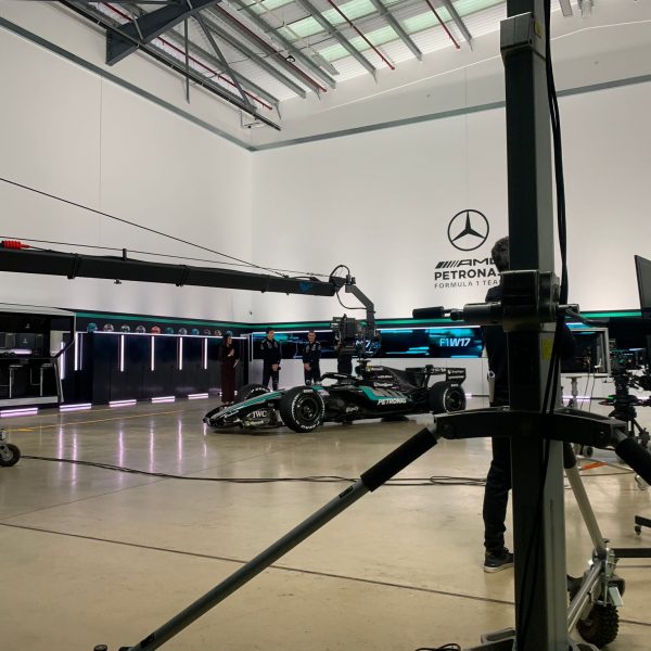 Mercedes-600x600 Home